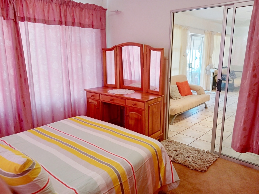 4 Bedroom Property for Sale in Struisbaai Western Cape